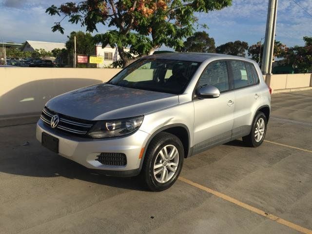 Used 2013 Volkswagen Tiguan S FWD image 2