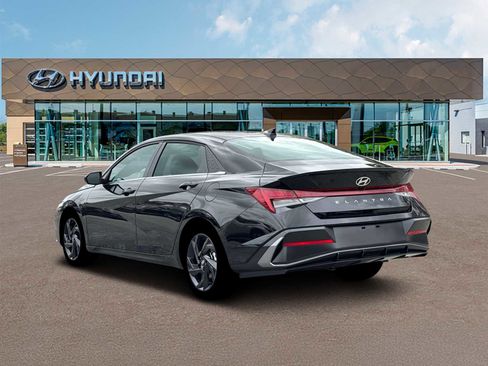 New 2026 Hyundai Elantra SEL Sport Premium FWD image 5