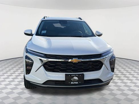 New 2026 Chevrolet Trax LT image 2