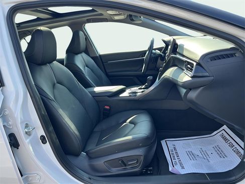 Used 2023 Toyota Camry XSE image 15