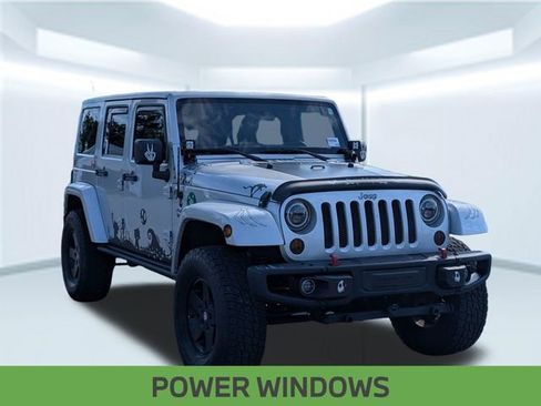 Used 2012 Jeep Wrangler Unlimited Sahara AWD/4WD image 8