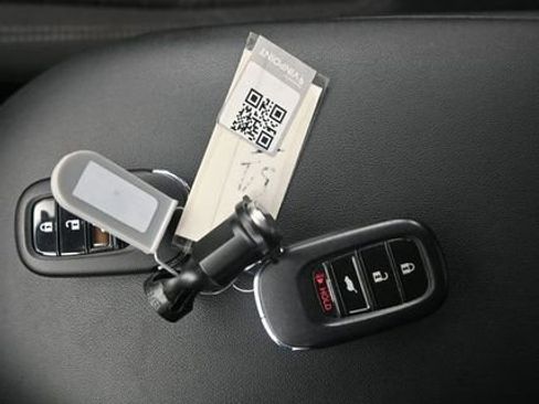 Used 2024 Honda HR-V LX image 10