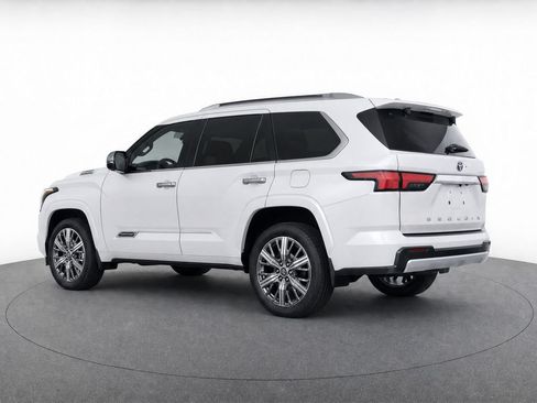 Used 2024 Toyota Sequoia Capstone AWD/4WD image 2