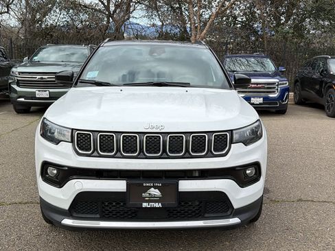 Used 2024 Jeep Compass Limited image 2