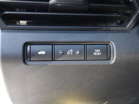 Used 2025 Nissan Altima 2.5 SR w/ SR Premium Package image 15