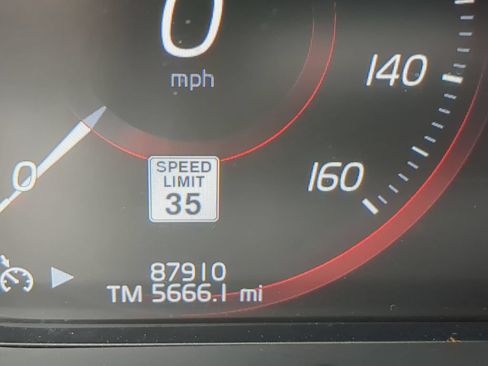 Used 2020 Volvo XC60 T6 Momentum AWD/4WD image 33