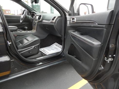 Used 2015 Jeep Grand Cherokee Limited w/ Luxury Group II AWD/4WD image 38