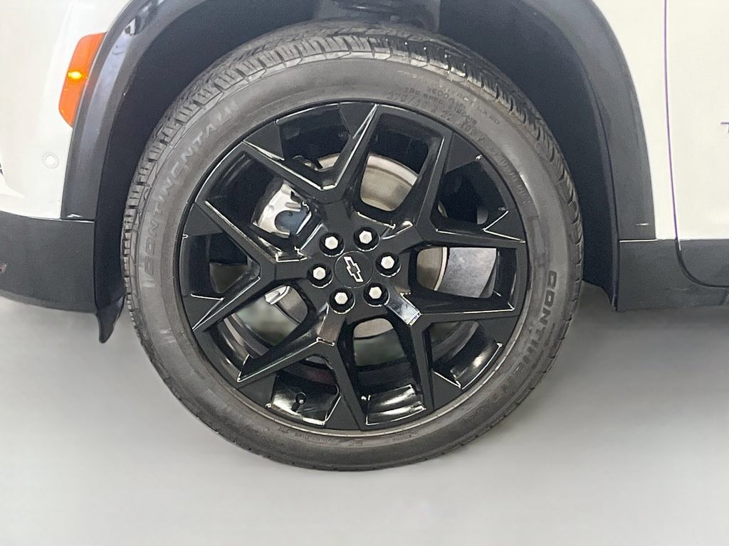 Used 2025 Chevrolet Traverse RS w/ LPO, Floor Liner Package AWD/4WD image 34