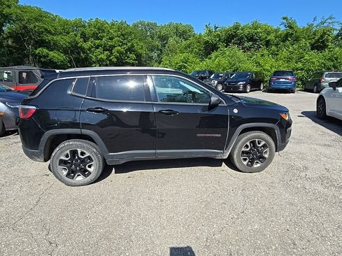 Used 2018 Jeep Compass Trailhawk w/ Leather Interior Group AWD/4WD image 9