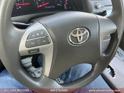 Used 2011 Toyota Camry LE image 15