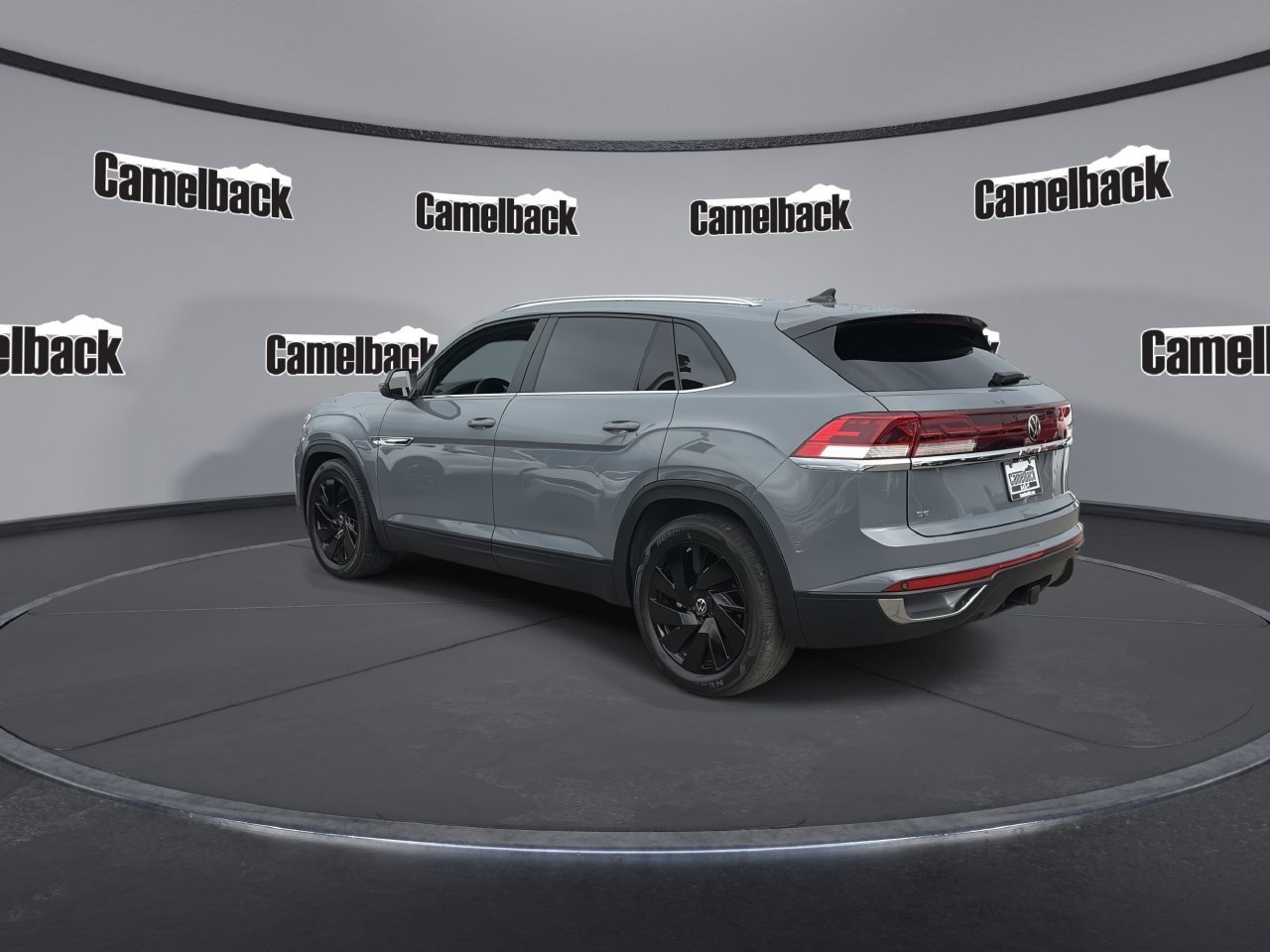 Used 2024 Volkswagen Atlas Cross Sport SE FWD image 5