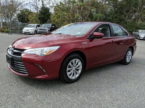 Used 2015 Toyota Camry LE image 8