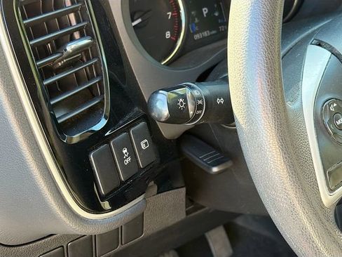 Used 2019 Mitsubishi Outlander SE AWD/4WD image 10