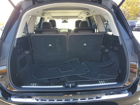 Used 2023 Mercedes-Benz GLS 450 4MATIC image 9