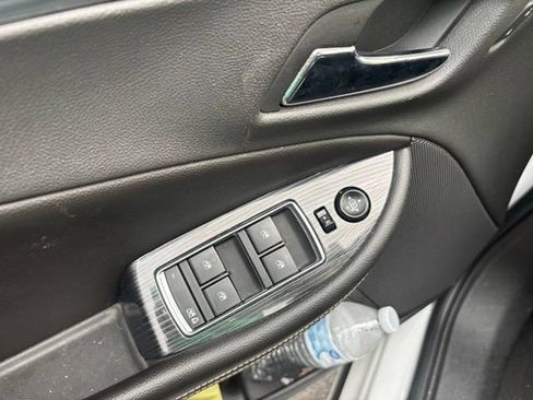 Used 2019 Chevrolet Impala LT FWD image 6