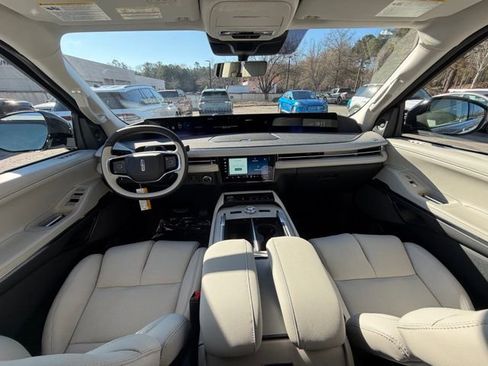 New 2025 Lincoln Navigator L Reserve image 11