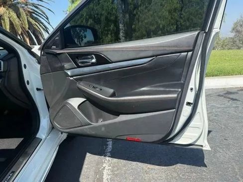 Used 2021 Nissan Maxima SR w/ Sport Mat Group FWD image 9