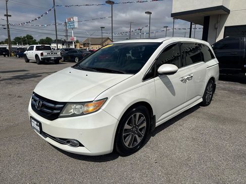 Used 2016 Honda Odyssey Touring image 2