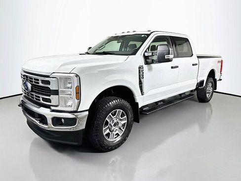 Used 2025 Ford F350 XLT AWD/4WD image 3