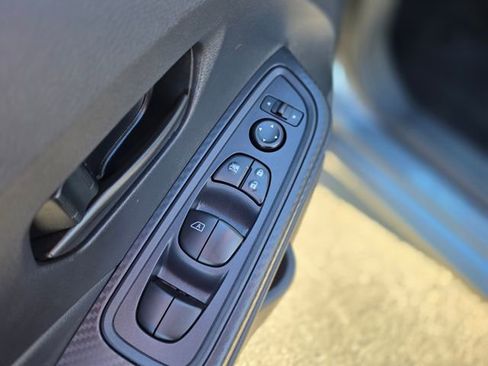 Used 2025 Nissan Versa S FWD image 20