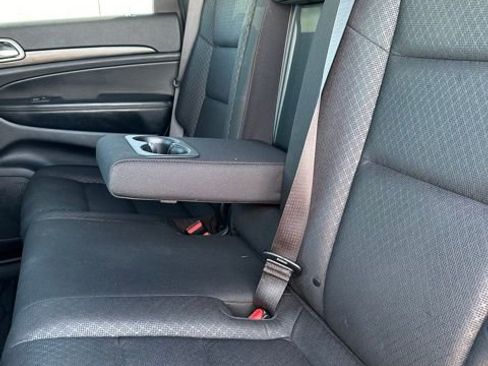 Used 2020 Jeep Grand Cherokee Laredo w/ Security & Convenience Group image 17