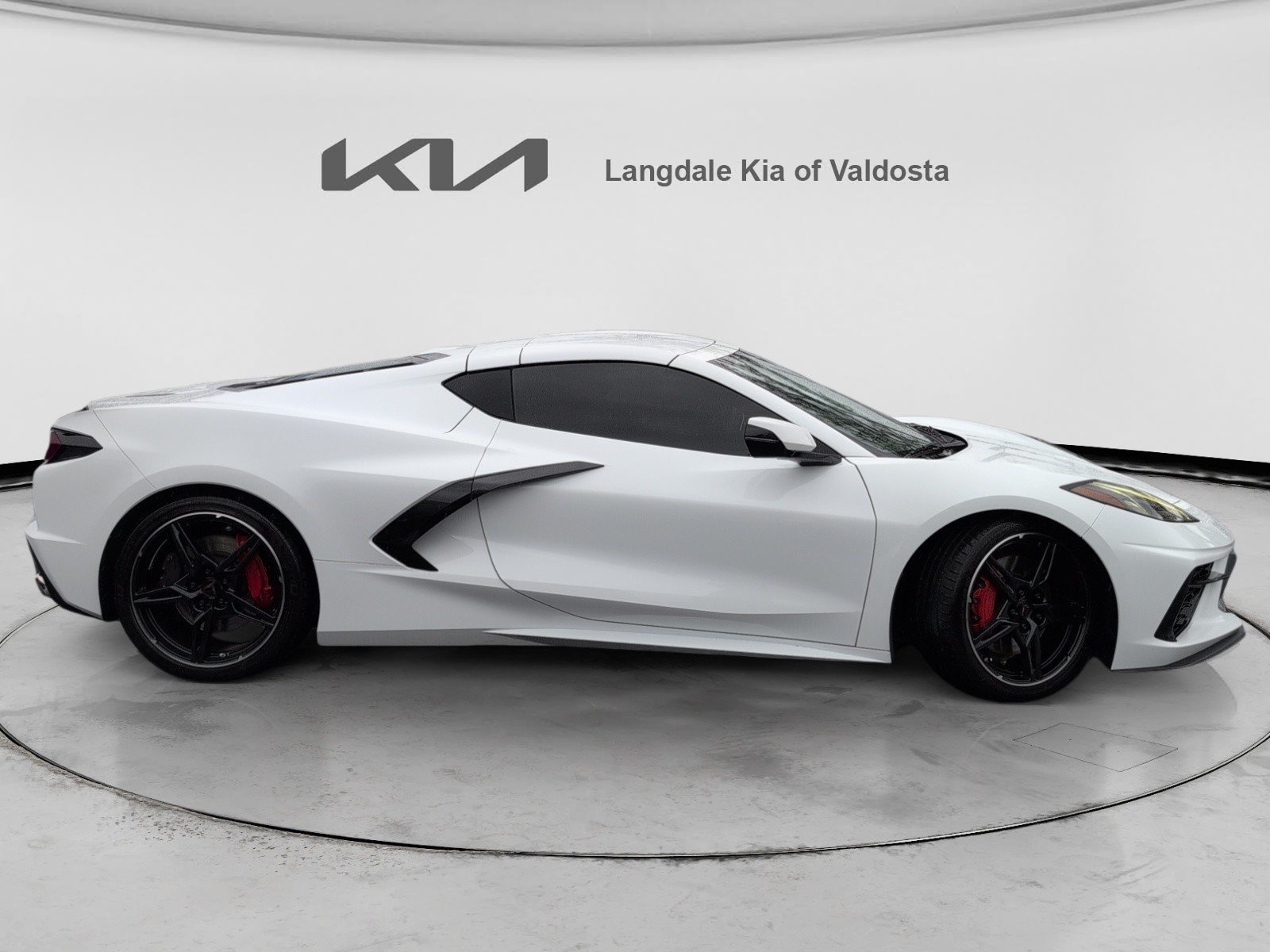 Used 2021 Chevrolet Corvette Stingray Preferred Cpe w/ Z51 Performance Package RWD image 3