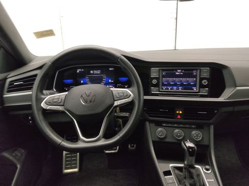 Used 2024 Volkswagen Jetta Sport image 22