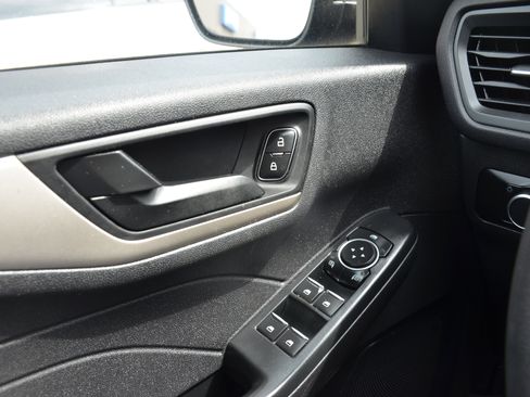 Used 2022 Ford Escape SE AWD/4WD image 9