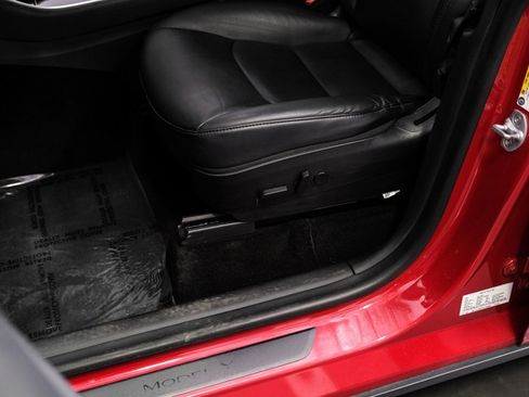 Used 2020 Tesla Model Y Long Range image 28