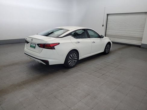 Used 2025 Nissan Altima 2.5 SV FWD image 10