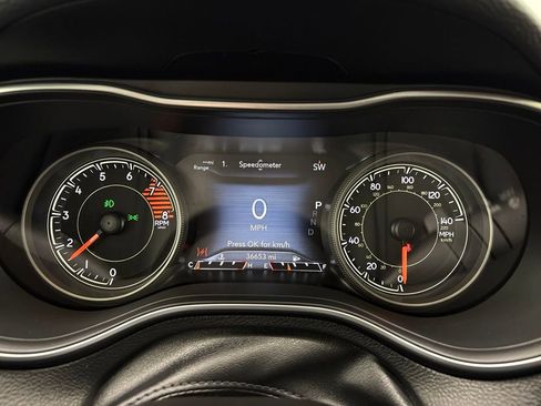Used 2022 Jeep Cherokee Trailhawk AWD/4WD image 33