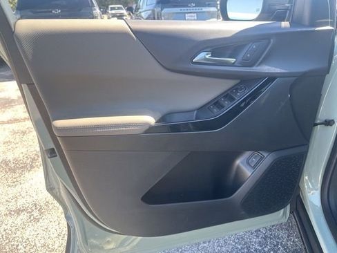 New 2026 Chevrolet Equinox LT w/ Convenience Package II image 11