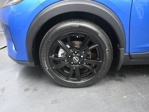 Used 2024 Nissan Kicks SR w/ Exterior Package image 24