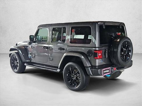 Used 2022 Jeep Wrangler Unlimited Sahara w/ Cold Weather Group AWD/4WD image 7