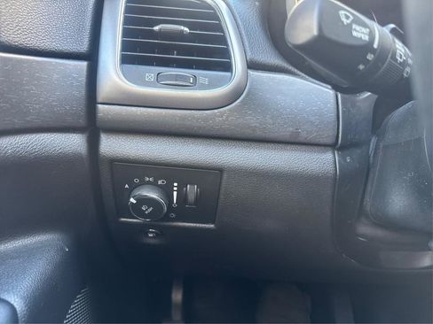 Used 2018 Jeep Grand Cherokee Altitude RWD image 20