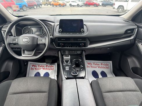 Used 2025 Nissan Rogue SV AWD/4WD image 18