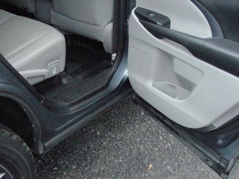 Used 2019 Toyota Highlander XLE image 44