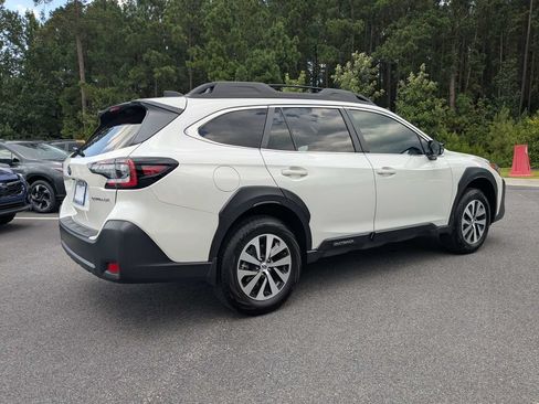 Certified 2025 Subaru Outback Premium AWD/4WD image 4