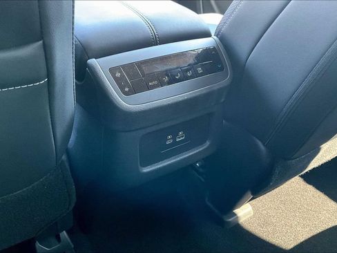 Certified 2025 Nissan Pathfinder SL AWD/4WD image 10