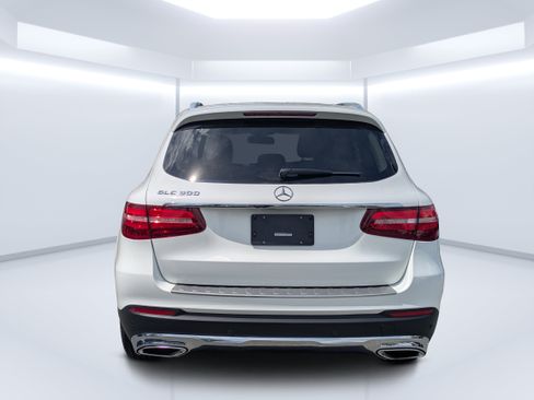 Used 2018 Mercedes-Benz GLC 300 image 4