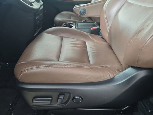 Used 2017 Toyota Sienna Limited Premium w/ Protection Package image 33