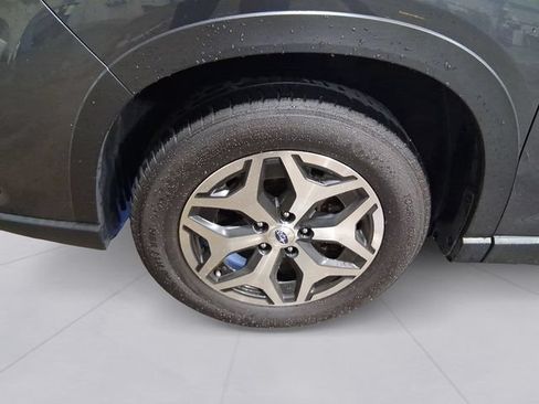 Used 2024 Subaru Forester Premium AWD/4WD image 9