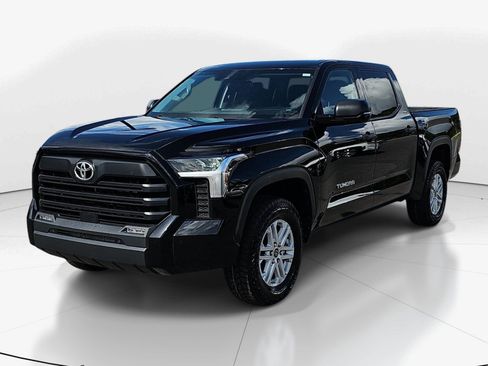 Used 2023 Toyota Tundra SR5 w/ SR5 Convenience Package AWD/4WD image 7