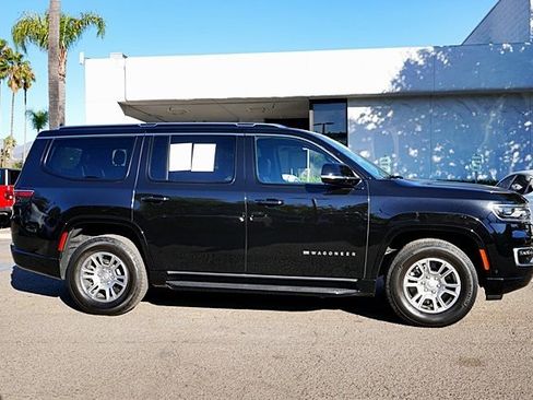 Used 2023 Jeep Wagoneer 2WD image 7