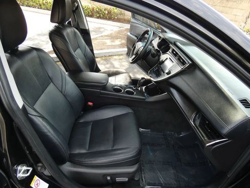 Used 2018 Toyota Avalon XLE image 28