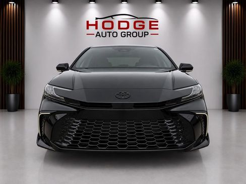 Used 2025 Toyota Camry XSE FWD image 2