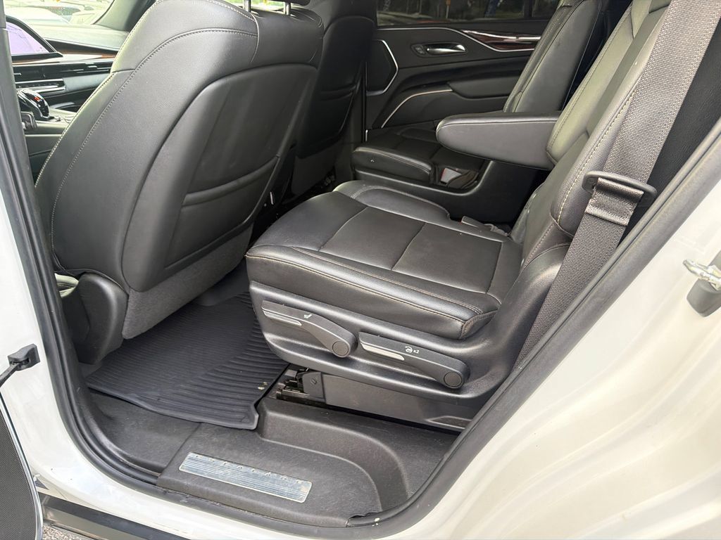 Used 2022 Cadillac Escalade Luxury w/ LPO, Floor Liner Package AWD/4WD image 21