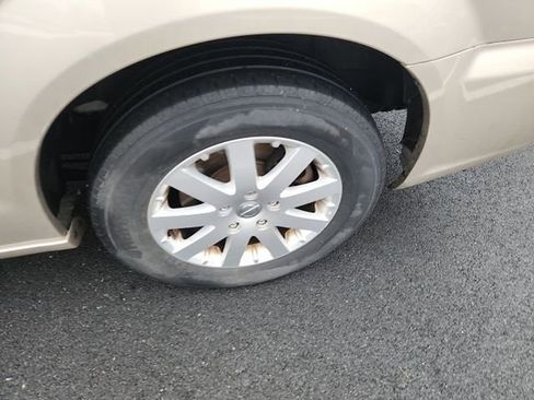 Used 2016 Chrysler Town & Country Touring w/ Driver Convenience Group image 10