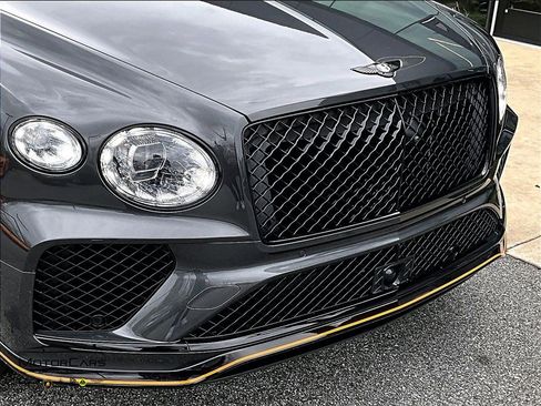Used 2025 Bentley Bentayga image 27