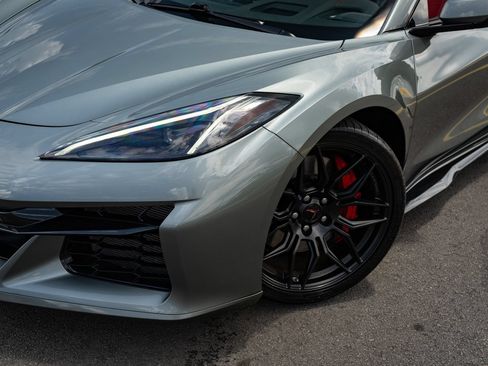 Used 2023 Chevrolet Corvette Z06 RWD image 8